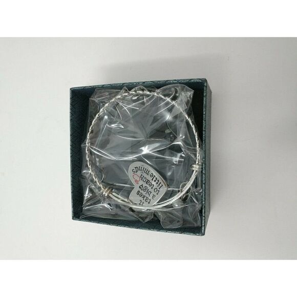 Wire Bangle Bracelet "It Takes a Big Heart..." - Picture 6 of 6